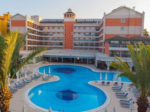 Insula Resort & Spa